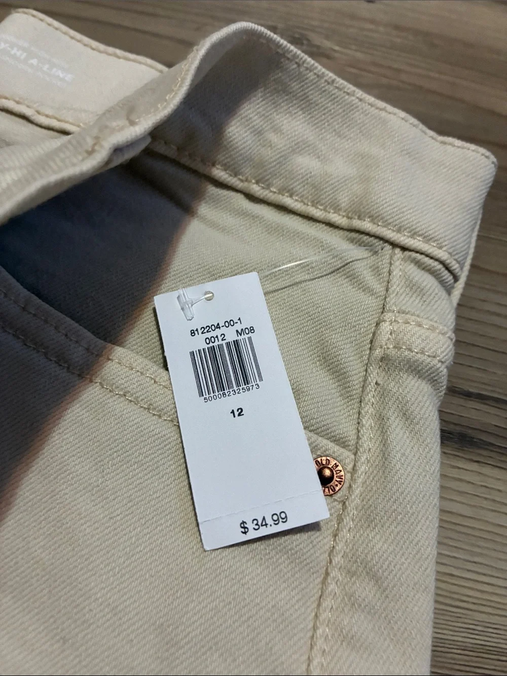Old Navy Sky-hi A-line 3” denim short Ecru Size 12 Hidden button fly Raw hem NWT